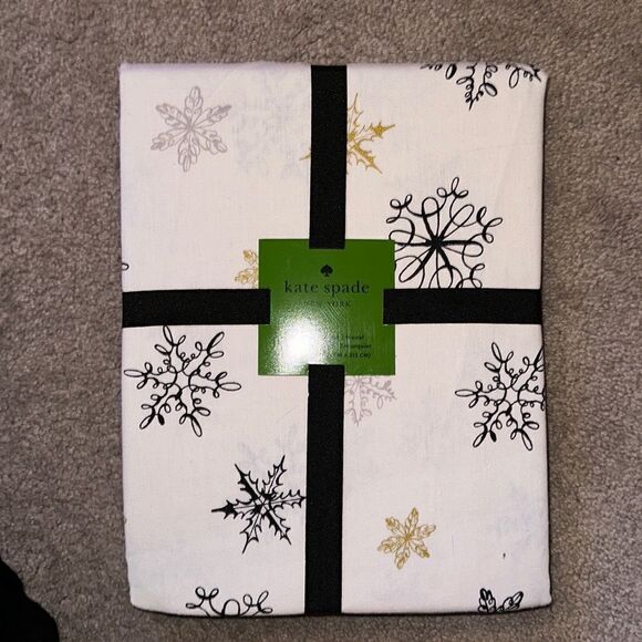 Kate Spade New York Oblong Tablecloth! - Picture 5 of 5